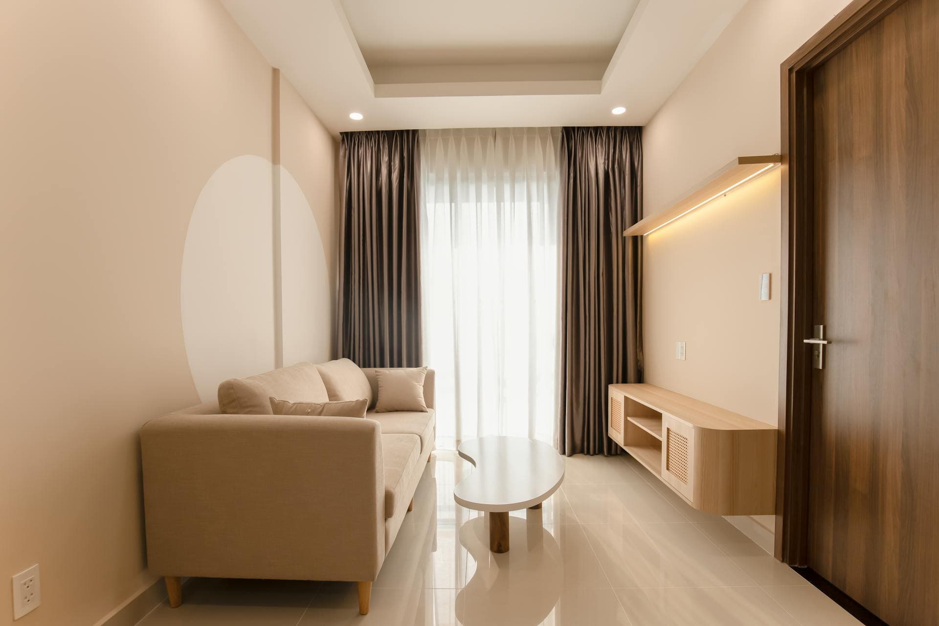 Guest room with soft natural textures